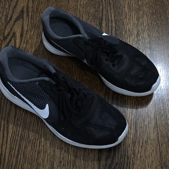 Nike Shoes - Nike sneakers